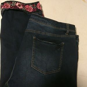 Jeans with floral print